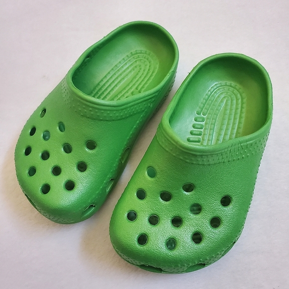 Crocs Bright Green Baby Toddler Size 4/5 Clog Shoes - Picture 1 of 10